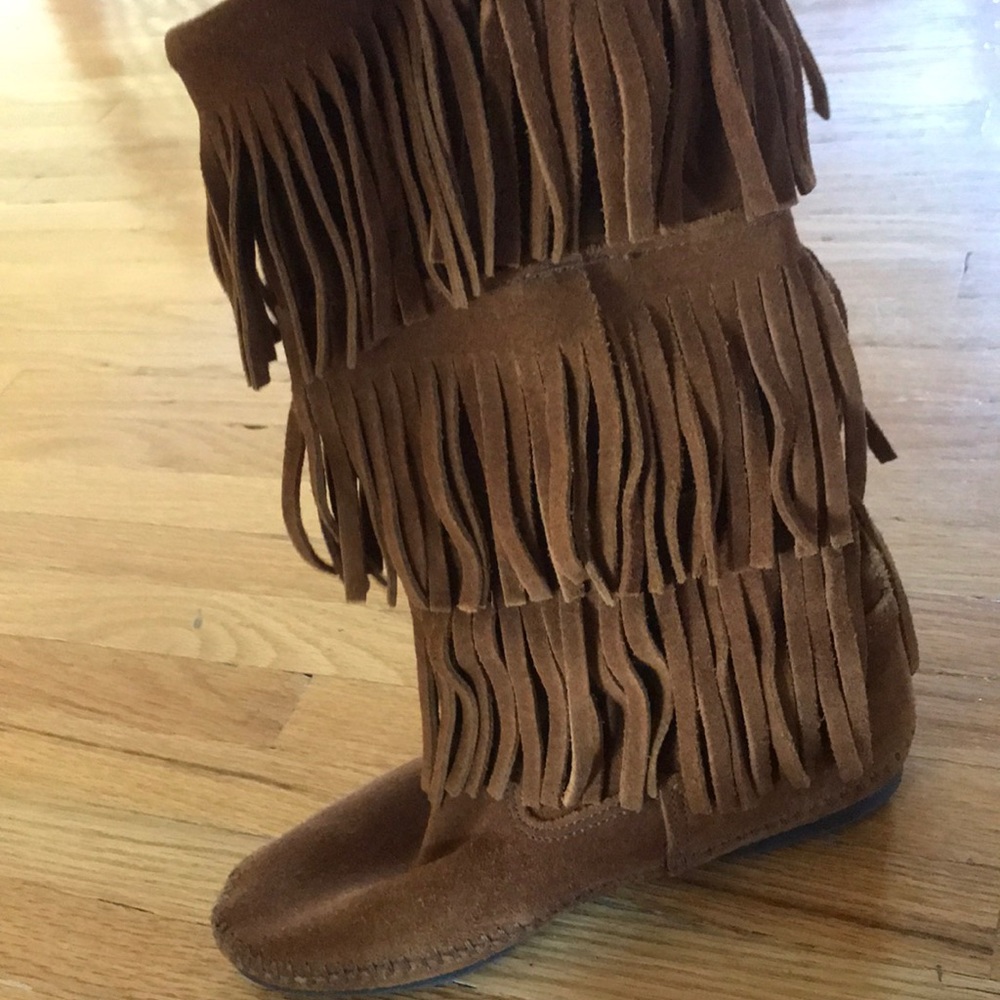 Three Layer Fringe Minnetonka Boots Size 6 - image 3